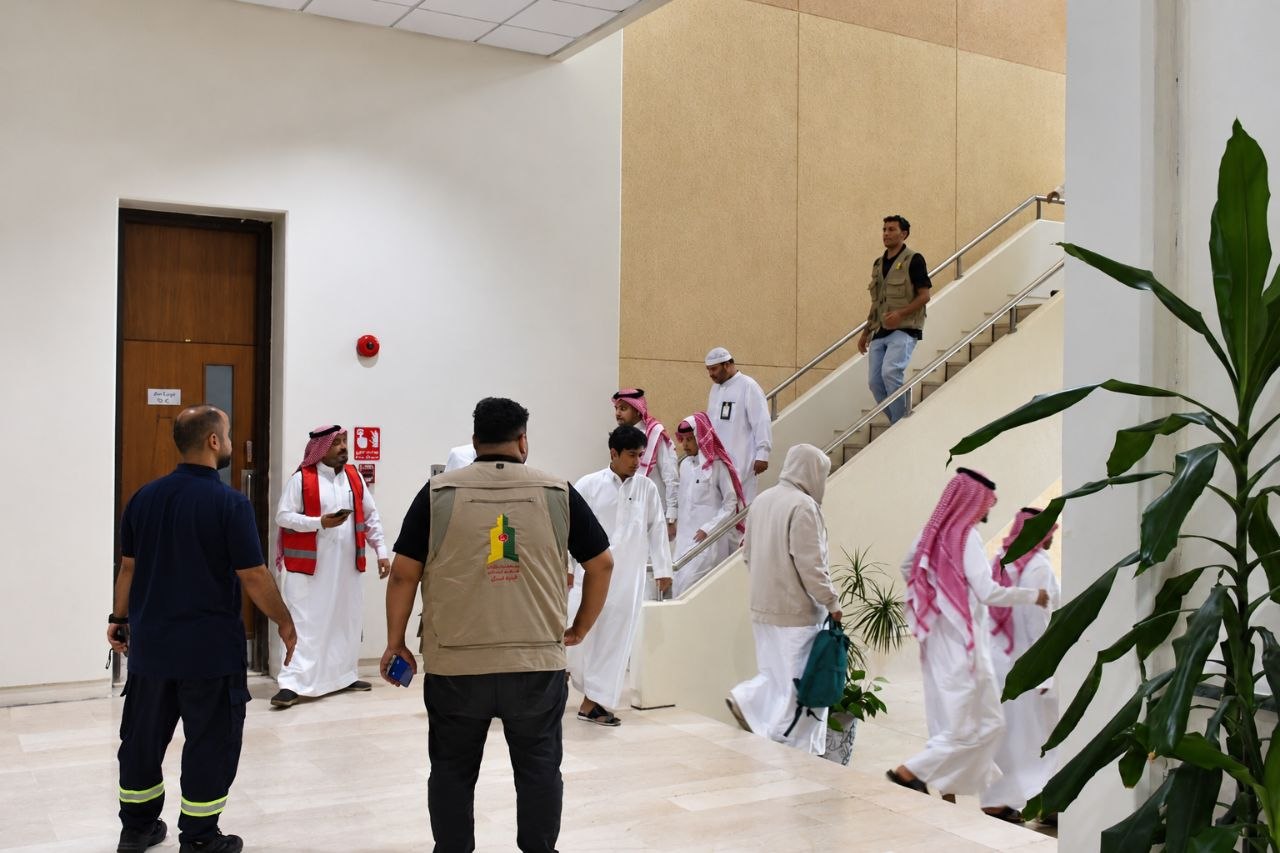 Faculty of Arts and Humanities Conducts Successful Evacuation Drill in Three Minutes Under Supervision of the Emergency and Disaster Center