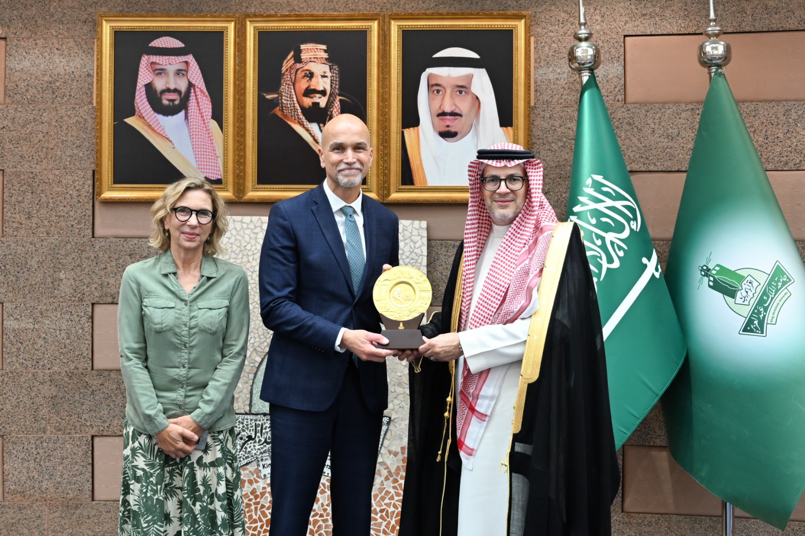 King Abdulaziz University and French Consulate Discuss Expanding Academic and Research Cooperation
